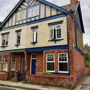 Vas' House York
